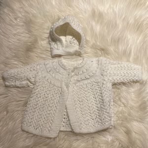 3/25$ Hand-made Knit White Sweater and Bonnet for Baby girl Size 0-6 months